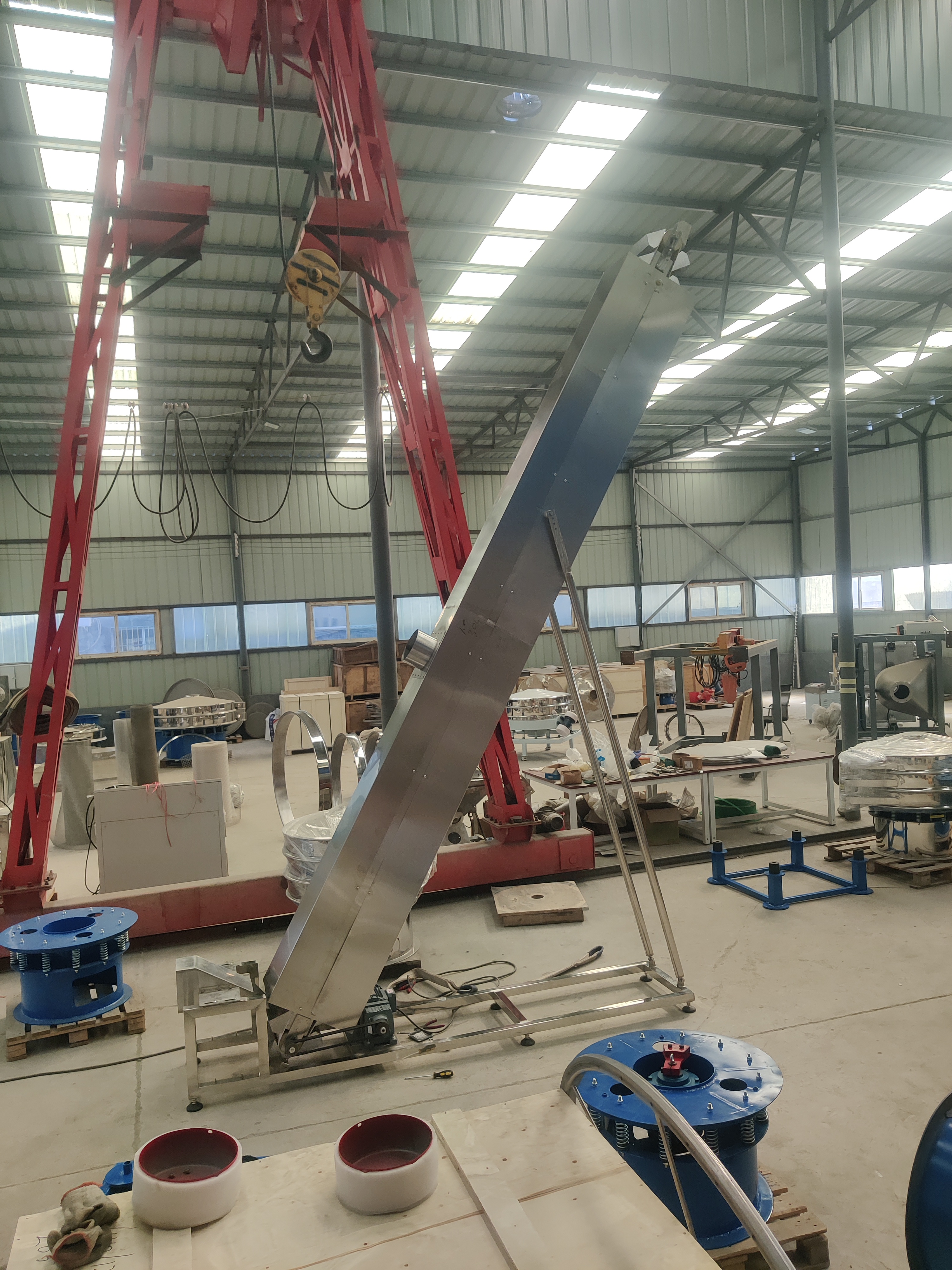 HL環鏈離心斗式提升機的工作原理及結構有哪些？